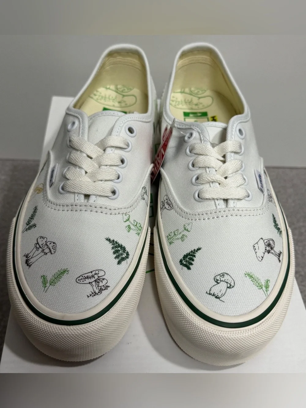 Vans x Ssense Authentic Vault Vr3 True White Unisex Size 6.5 Men/ 8 Women